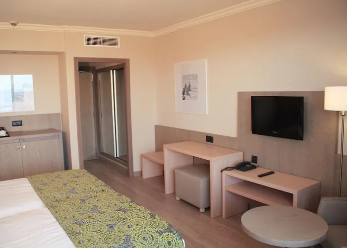 Marins Playa 4* كالا مييور